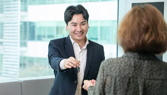 Real Estate Salesperson (Level 4)